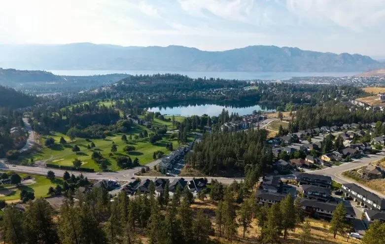 Townhomes on Tallus Ridge Drive near Shannon Lake in West Kelowna, financed by The HomeHappy Team @ Canadian Mortgage Experts