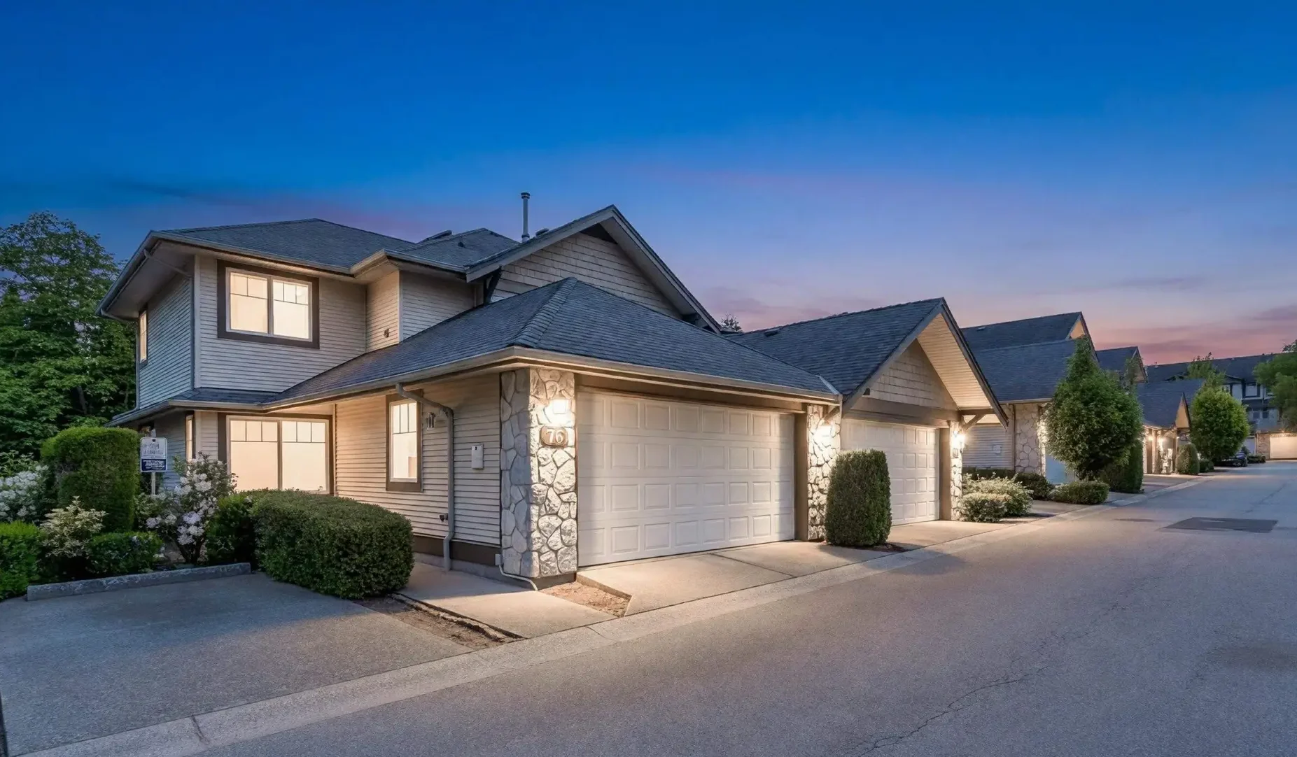 Townhome in Fleeetwood Tynehead mortgage refinanced through The HomeHappy Team @ Canadian Mortgage Experts. Surrey Mortgage broker