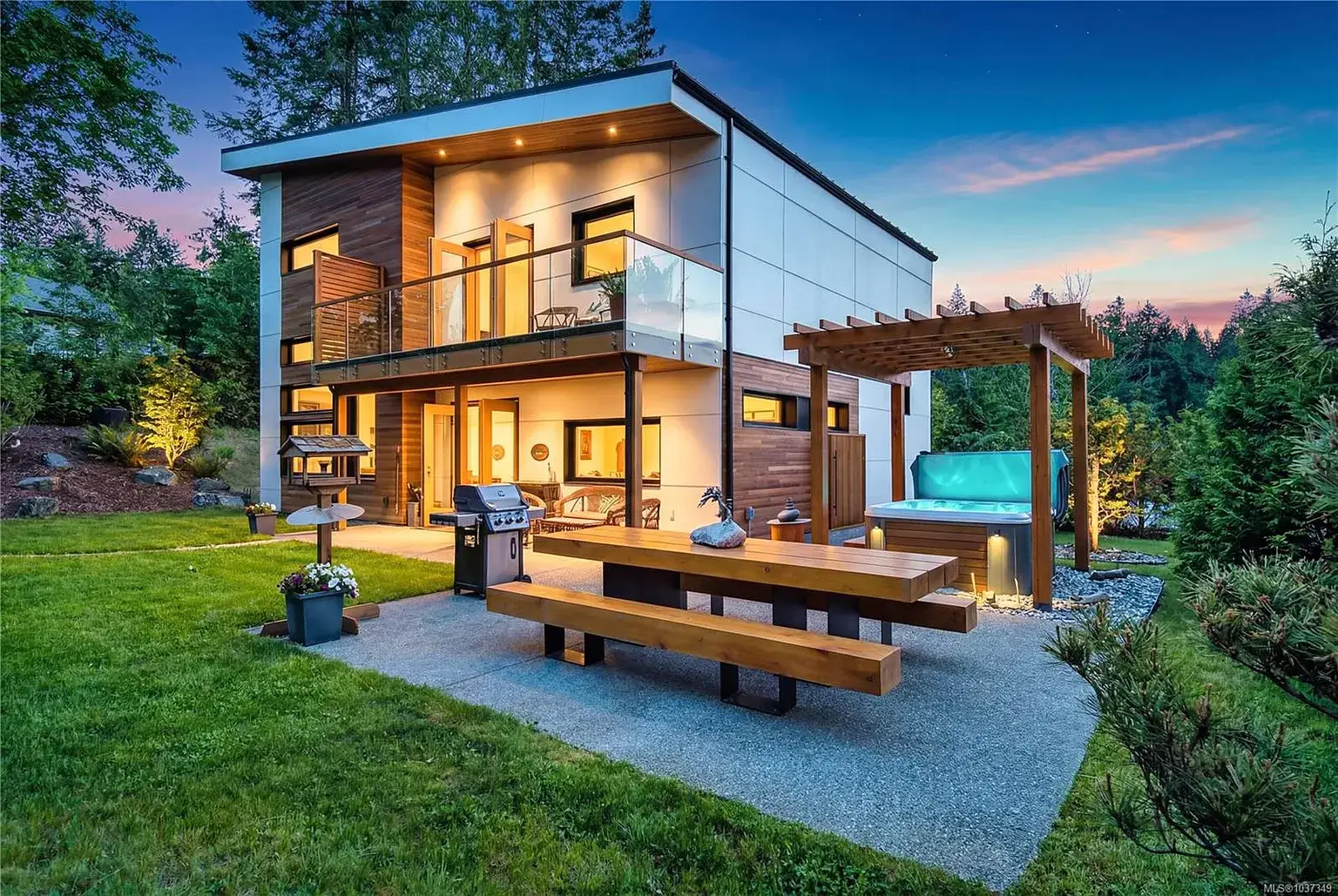 Nanaimo home financing available through The HomeHappy Team @ Canadian Mortgage Experts